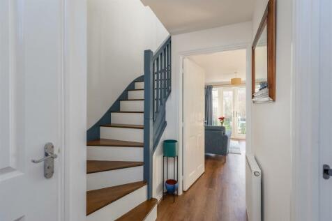 Woodlands Park 91 Hallway-1.jpg