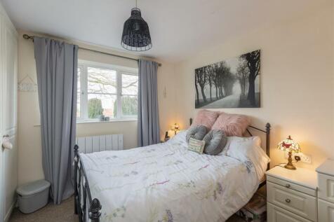 Orwell Cottage Bedroom 1-2.jpg