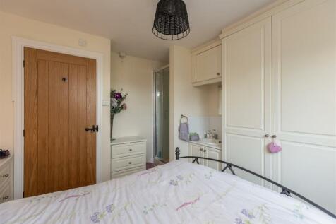 Orwell Cottage Bedroom 1-3.jpg