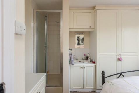 Orwell Cottage Bedroom 1-4.jpg