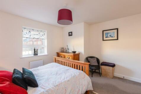 Derwent Road 85 Bedroom 2-2.jpg
