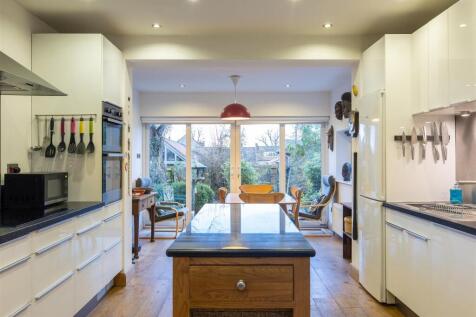 Castle View Kitchen Dining Room-2.jpg