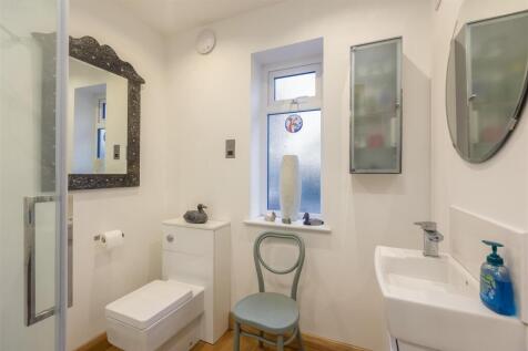 Castle View Shower Room.jpg