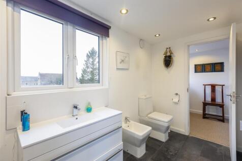 Castle View Bathroom-1.jpg