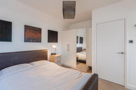 Castle View Bedroom 2-2.jpg