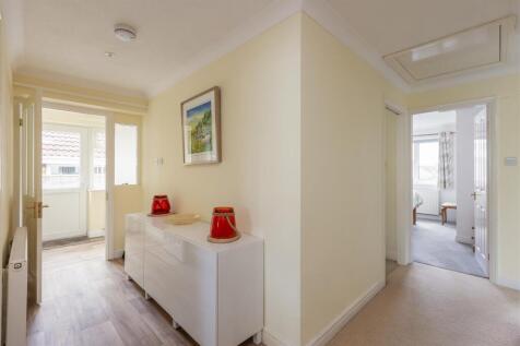 Meadow Road 15 Hallway-4.jpg