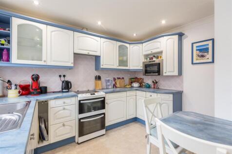 Meadow Road 15 Kitchen-3.jpg