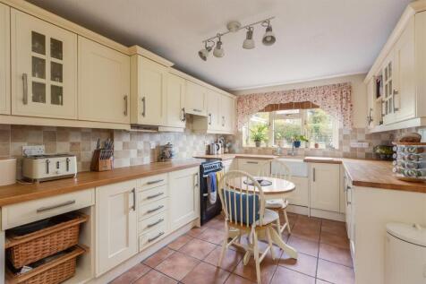 Littledale 61 Kitchen-1.jpg