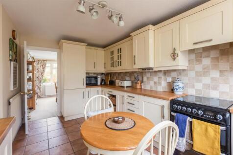 Littledale 61 Kitchen-3.jpg