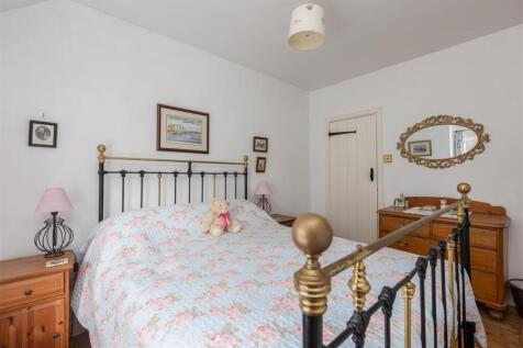 Bell Cottage Bedroom 1-3.jpg