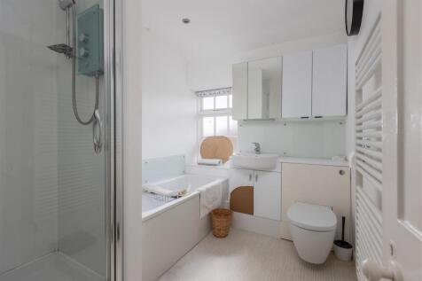 South Cottage Bathroom.jpg