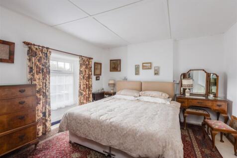 South Cottage Bedroom 1-1.jpg