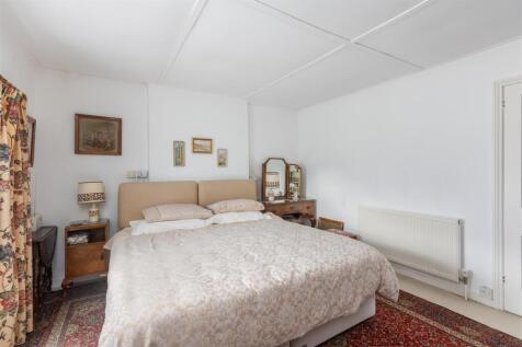 South Cottage Bedroom 1-3.jpg