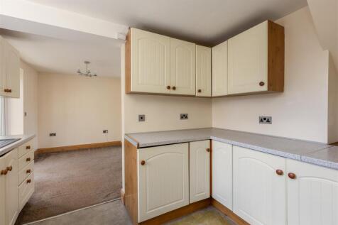 Manor Drive 68 Kitchen-3.jpg