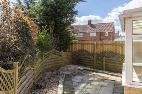 Manor Drive 68 External-5.jpg