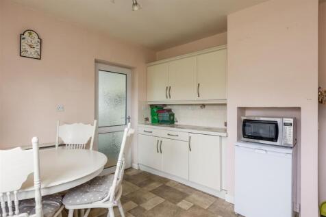 Park Lane 2 Kitchen-3.jpg