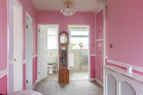 Park Lane 2 Hallway-2.jpg