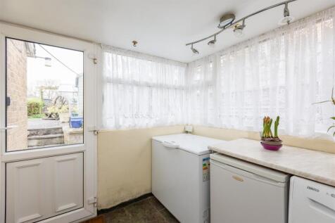 Park Lane 2 Utility Room.jpg