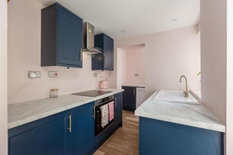 Castle Road 5 Kitchen-1.jpg