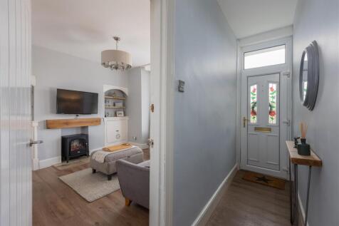 Castle Road 5 Hallway-1.jpg