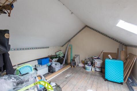 Castle Road 5 Attic-1.jpg