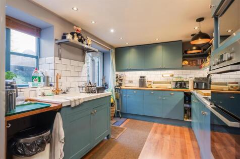 Northdale Cottages 2 Kitchen-1.jpg