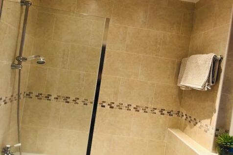 Bathroom (2).jpg