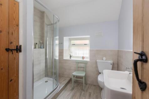 Wandales 2 Shower Room-1.jpg