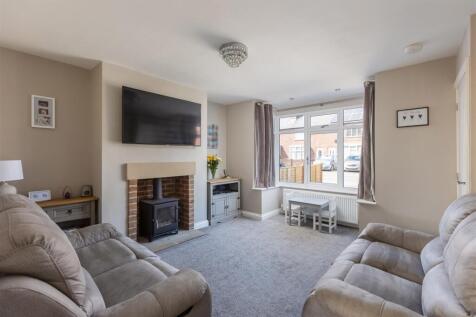 Maudon Avenue 21 Sitting Room-1.jpg