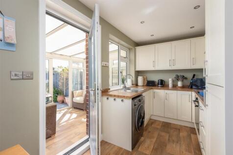 Maudon Avenue 21 Kitchen-1.jpg