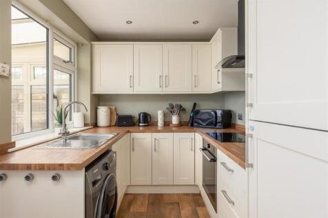 Maudon Avenue 21 Kitchen-2.jpg