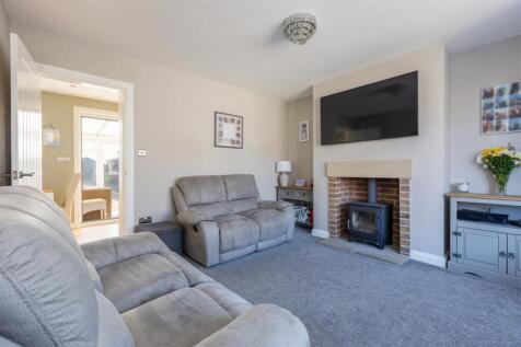 Maudon Avenue 21 Sitting Room-3.jpg