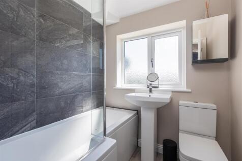 Maudon Avenue 21 Bathroom-1.jpg