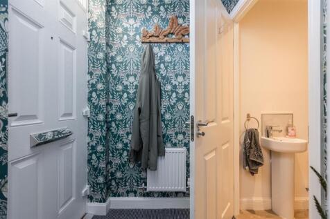 Rye Close 21 Hallway-1.jpg