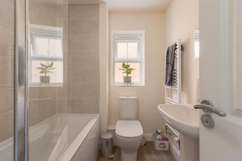 Rye Close 21 Bathroom-1.jpg