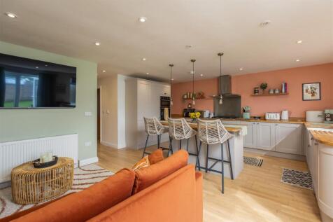 Springfield Lane 15 Kitchen - Reception Room-2.jpg