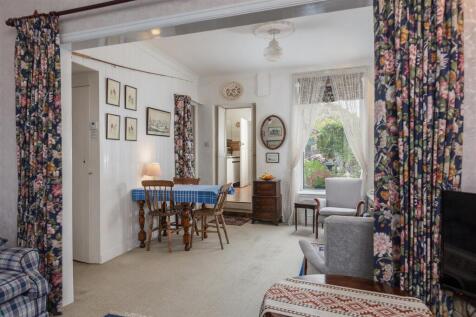 Eastgate 72 Sitting Room-4.jpg
