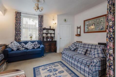 Eastgate 72 Sitting Room-2.jpg