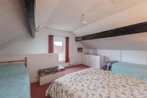 Eastgate 72 Bedroom 2-2.jpg
