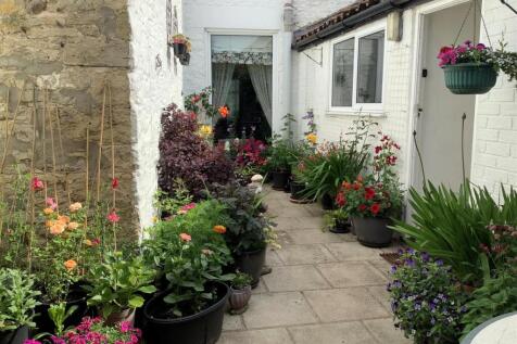 Rear garden access.jpg