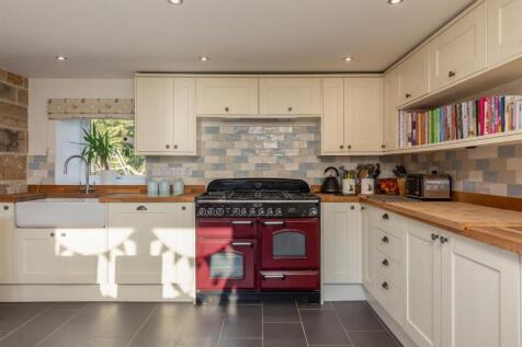 Brook Lane 31 Kitchen-5.jpg