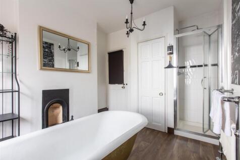 Potter Hill 33A Bathroom-4.jpg