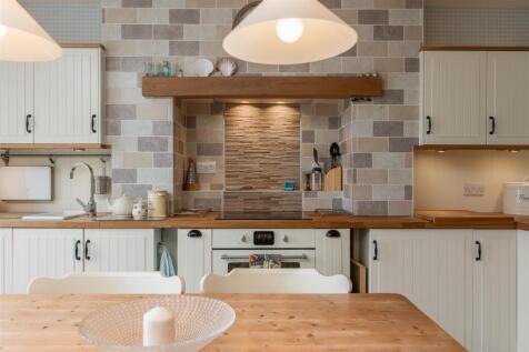 Hill Cottages 3 Kitchen-2.jpg