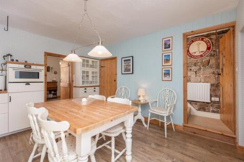 Hill Cottages 3 Kitchen-4.jpg