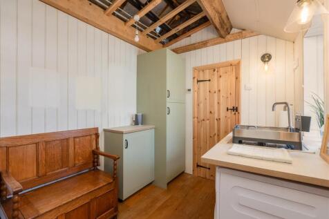 Hill Cottages 3 Utility Room.jpg