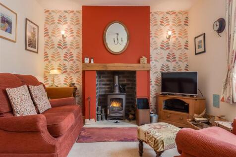 Hill Cottages 3 Sitting Room-3 Flames.jpg