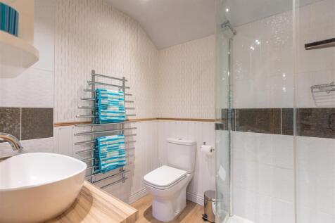 Hill Cottages 3 Shower Room-1.jpg
