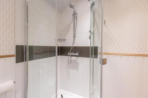 Hill Cottages 3 Shower Room-2.jpg