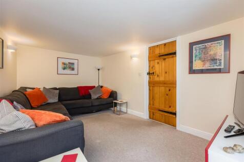 Church Street 8 Living Room-1.jpg