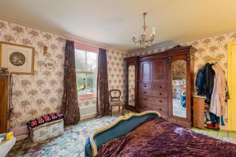 Piercy End 44 Bedroom 1-2.jpg
